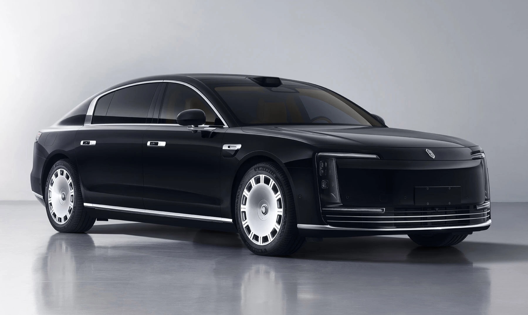 Huawei-backed Maextro S800 luxury sedan exterior