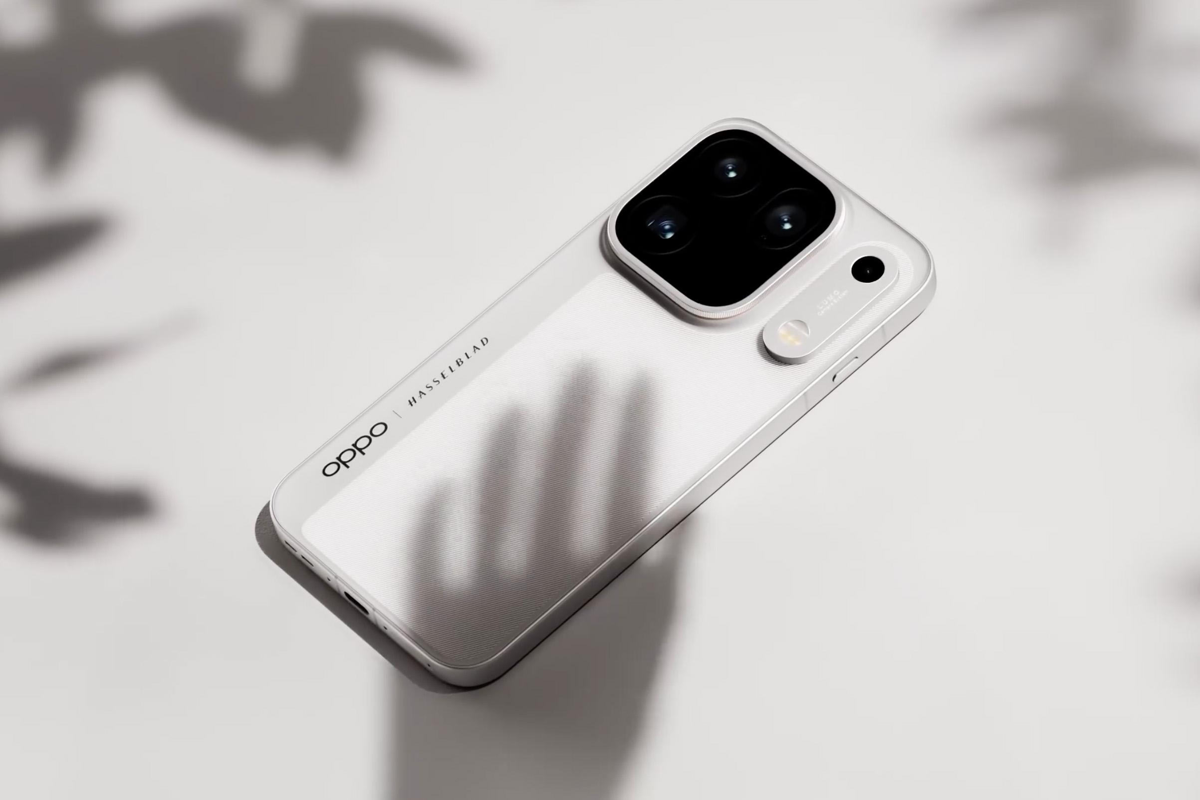 Hand holding the OPPO Find X10 Pro Max showing rear camera design