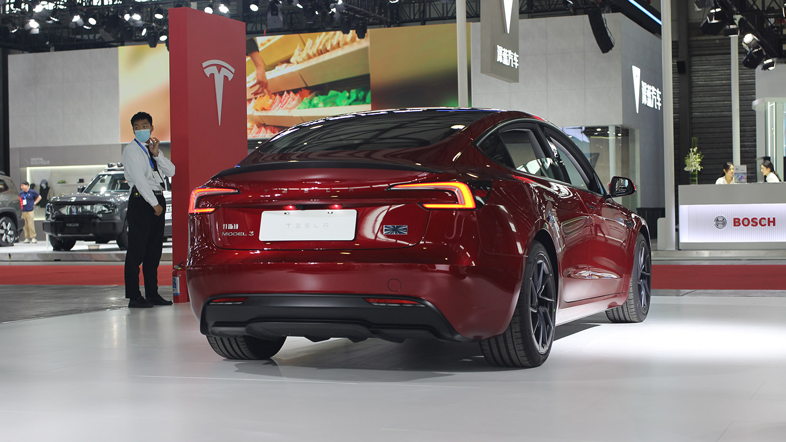 Tesla China quarter-end inventory cash offer graphic